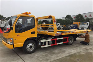 阿里哪里有拖车服务